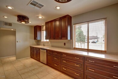 8525 N 33rd Dr1  (4)