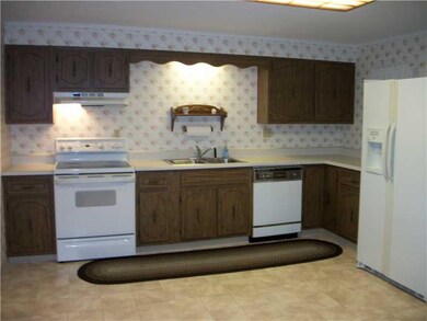 Kitchen. LARGE EIK WITH ALL APPLIANCES INCLUDED
