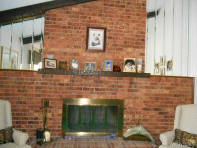 985 Thomas Fox Dr E, North Tonawanda, NY 14120 - photo 6