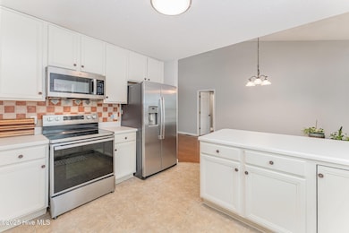 687 W Watson Rd, Benson, NC 27504 - photo 7