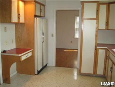 1015 Maple St, Bethlehem, PA 18018 - photo 4