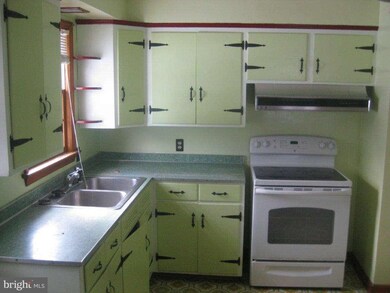 332 Thompson St, Strasburg, VA 22657 - photo 7