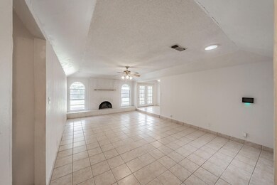 109 Wren Ct, Cleburne, TX 76033 - photo 5