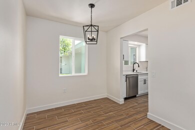 0012-11 - Royal Ridge