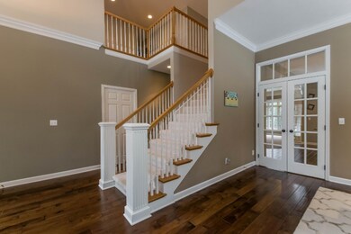 006-Foyer-2370064-medium