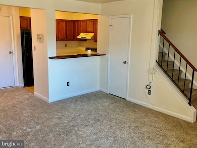 8 Appledowre Ct, Germantown, MD 20876 - photo 2