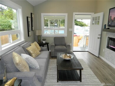 2430 Oakes Ave, Everett, WA 98201 - photo 4