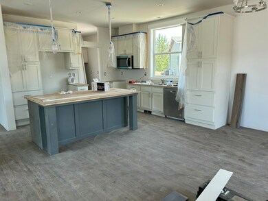 333 Mountain View Dr unit 36, Talent, OR 97540 - photo 4