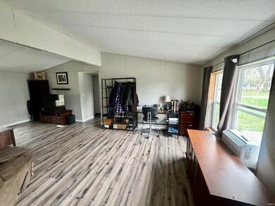 312 E Railroad St, Roachdale, IN 46172 - photo 5