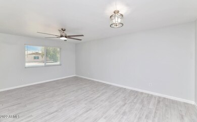 10844 N 108th Dr-large-004-010-10844 N 1