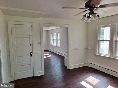 341 Fairview St, Pottstown, PA 19464 - photo 2