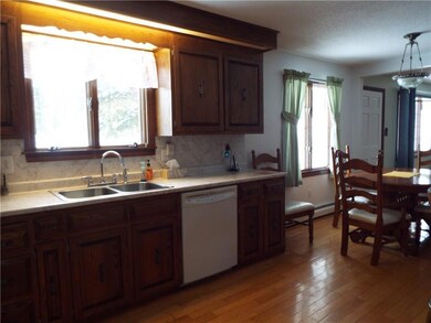 eat in kitchen