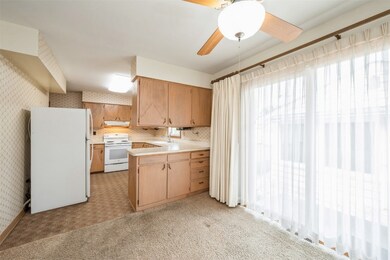 3312 Iris Ave NW, Cedar Rapids, IA 52405 - photo 7