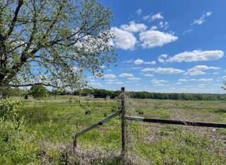 207 Robinson Rd, Weatherford, TX 76088 - photo 2