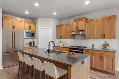 4724 SW Badger Ct, Redmond, OR 97756 - photo 3