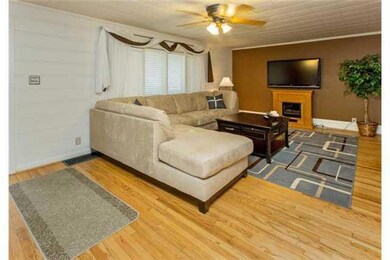 1731 47th St, Des Moines, IA 50310 - photo 3