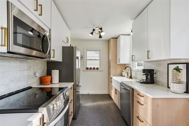 1705 56th St, Des Moines, IA 50310 - photo 5