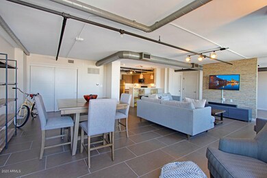 LivingRm_2978