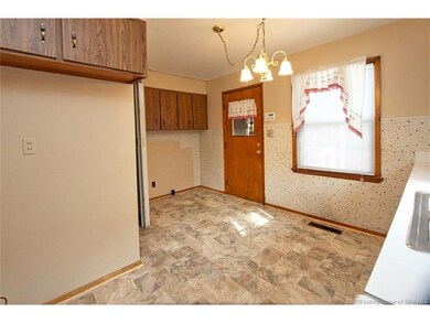 1524 E 8th St, Jeffersonville, IN 47130 - photo 6