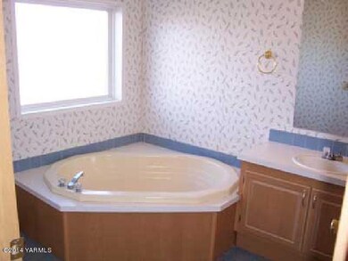 windy master bath 2