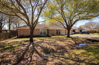 1705 W Laurel Oaks Dr, Richmond, TX 77469 - photo 2