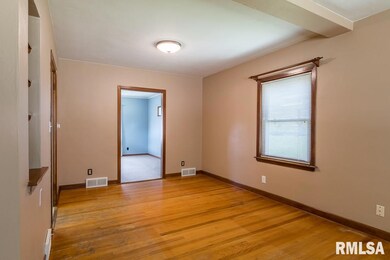 1105 Berg Place, Davenport, IA 52804 - photo 6