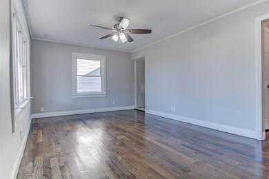 127 N Wiggs St, Griffith, IN 46319 - photo 2