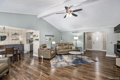 37815 Streamview Dr, Sterling Heights, MI 48312 - photo 4