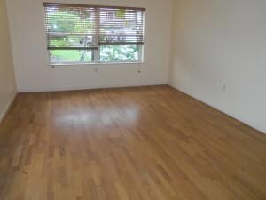 27 Clinton Ct unit D, Royal Palm Beach, FL 33411 - photo 4