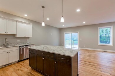 258 Wadleigh Falls Rd unit B, Newmarket, NH 03857 - photo 6