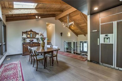 Sun filled Kitchen eating area...