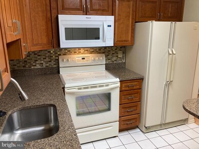 2901 Fallstaff Rd unit 208, Baltimore, MD 21209 - photo 4