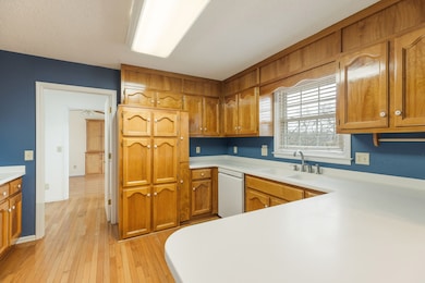 1086 Cliff White Rd, Columbia, TN 38401 - photo 7