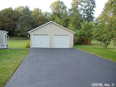 Parking Lot/Garage