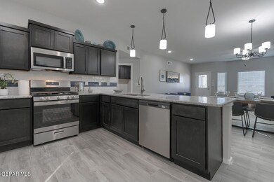 552 Cedarwood Ave, Horizon City, TX 79928 - photo 7