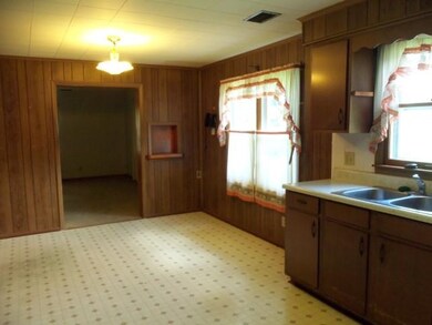 Large Eat in Kitchen