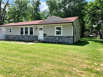 704 NW B St, Blue Springs, MO 64015 - photo 5