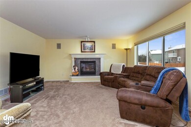 07-Family Room_SOPH0049