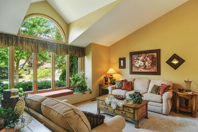Wonderful gathering space for conversation or catc