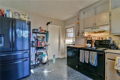 200 Azalea Woods Dr unit 5, 6, & 7, Hendersonville, NC 28792 - photo 6