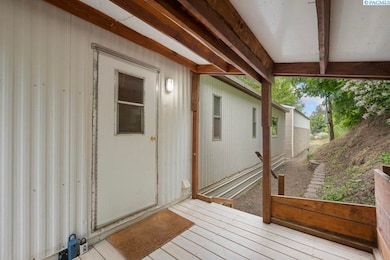 902 N Clay St, Colfax, WA 99111 - photo 4