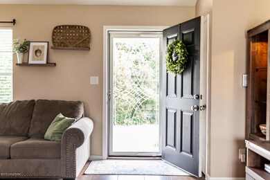 364 Gentry Ln, Mount Washington, KY 40047 - photo 6