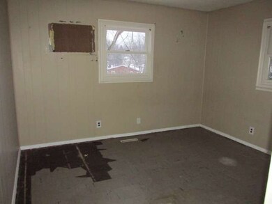 48 Austin Ave, Carpentersville, IL 60110 - photo 6