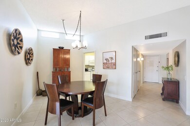 14021 N Palm Ridge Dr W, Sun City, AZ 85351 - photo 5