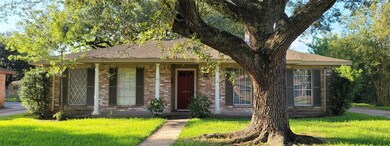 12010 Kirknoll Dr, Houston, TX 77089 - photo 2