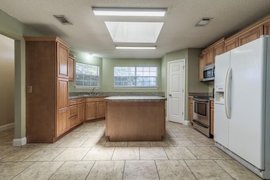 2707 Woodbury Ct-Navarre-008