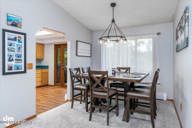 14-Dining Room_ELI02425