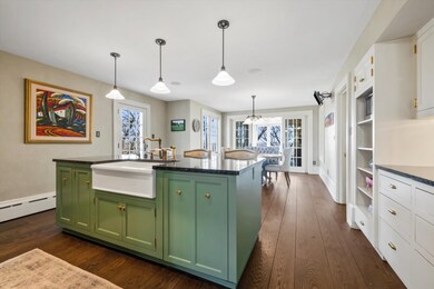 Huge Island to Dining Area