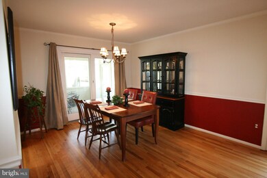 10513 Dillard Ct, Fairfax, VA 22032 - photo 7