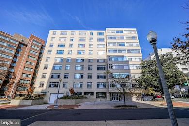 Bon Wit Plaza unit 712, Washington, DC 20037 - photo 4